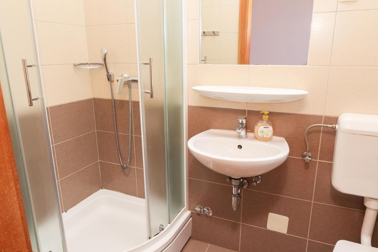 Hi Hostel زادار المظهر الخارجي الصورة